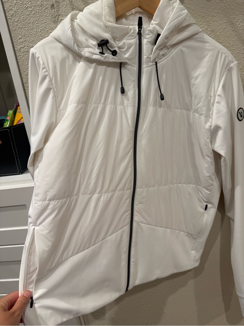 Vuori Chilled Out Insulated Jacket White XL - Picture 2 of 6